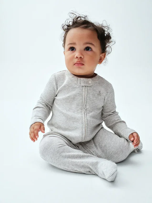 Baby First Favorites Ολόσωμο Φορμάκι με πόδια και λεπτή πλέξη