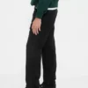 Χαλαρά κακά παντελόνια σε ίσια γραμμή