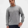 Χοντρό, χαλαρό T-shirt