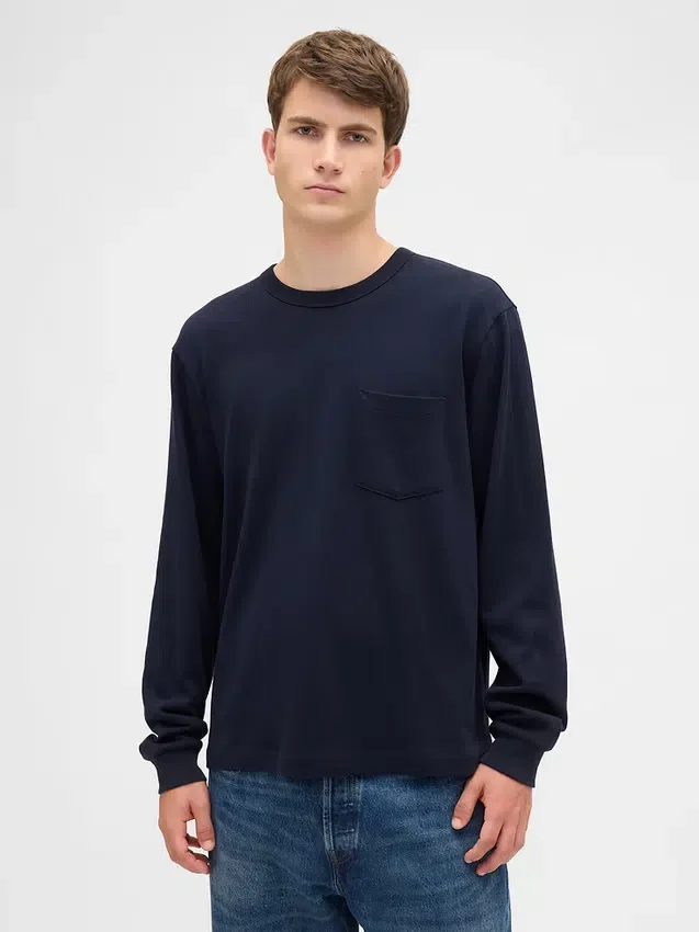Χοντρό, χαλαρό T-shirt