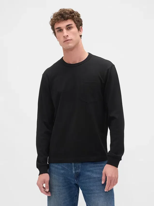 Χοντρό, χαλαρό T-shirt