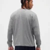 Χοντρό, χαλαρό T-shirt