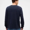 Χοντρό, χαλαρό T-shirt