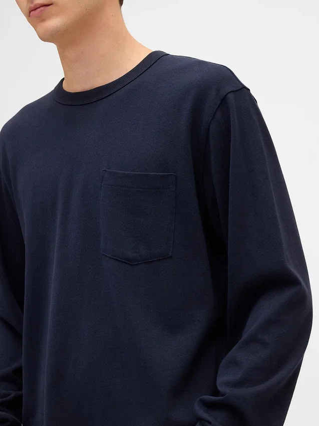 Χοντρό, χαλαρό T-shirt