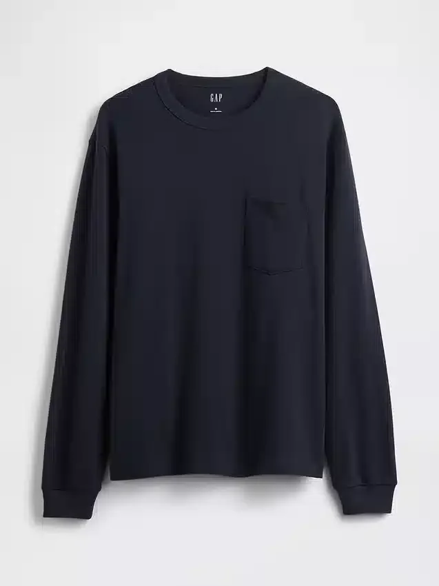 Χοντρό, χαλαρό T-shirt