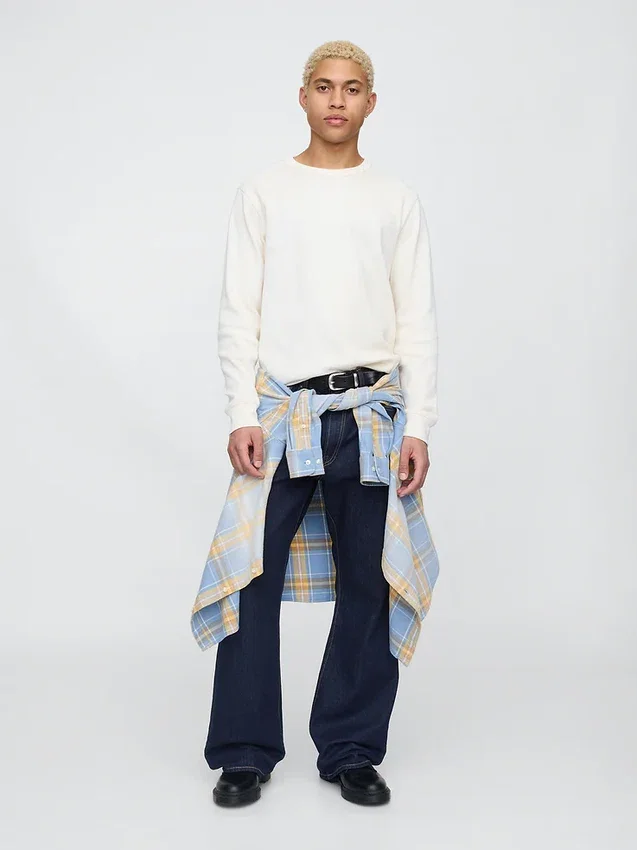 Φαρδιά τζιν με στυλ bootcut