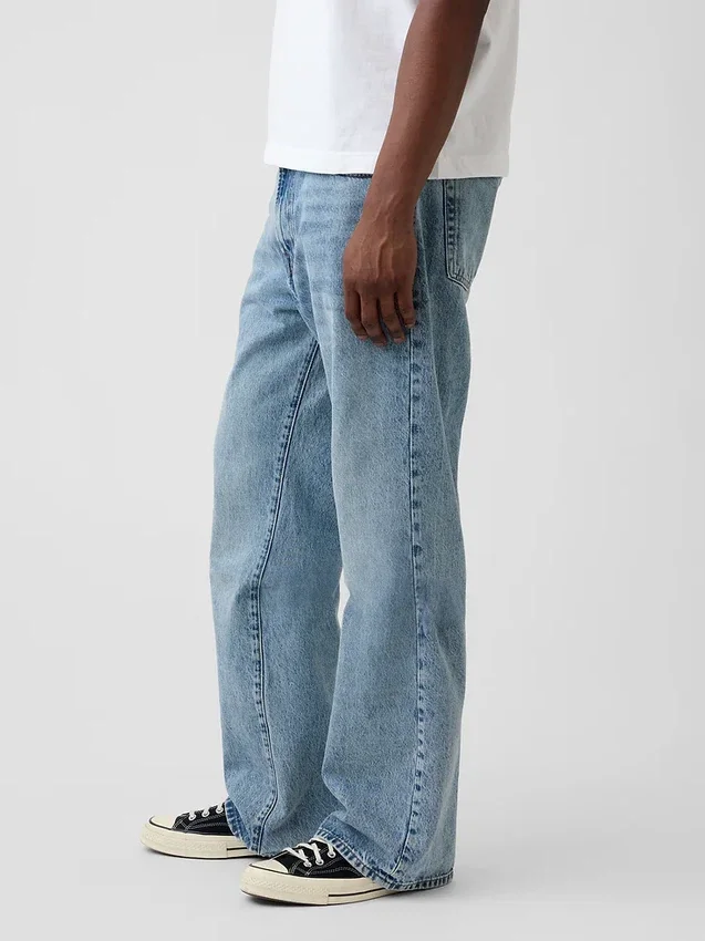 Φαρδιά τζιν με στυλ bootcut