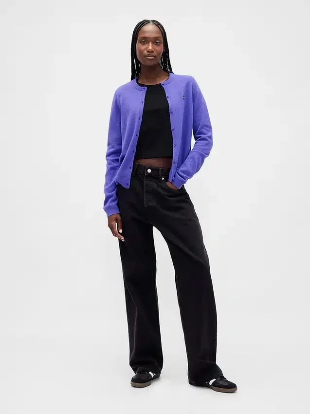 GAP × Disney «Ο Εφιάλτης πριν τα Χριστούγεννα» του Τιμ Μπέρτον, ζακέτα CashSoft με νεκροκεφαλή