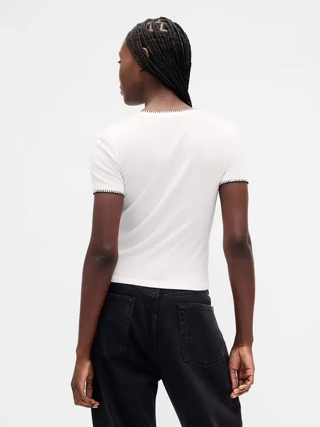 GAP × Disney «The Nightmare Before Christmas» του Τιμ Μπέρτον: Μοντέρνο κοντό T-shirt