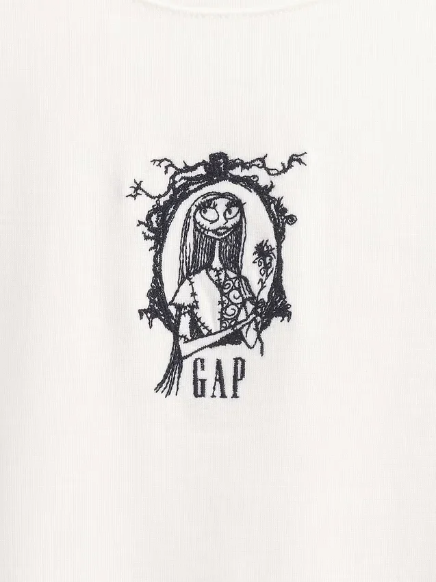 GAP × Disney «The Nightmare Before Christmas» του Τιμ Μπέρτον: Μοντέρνο κοντό T-shirt