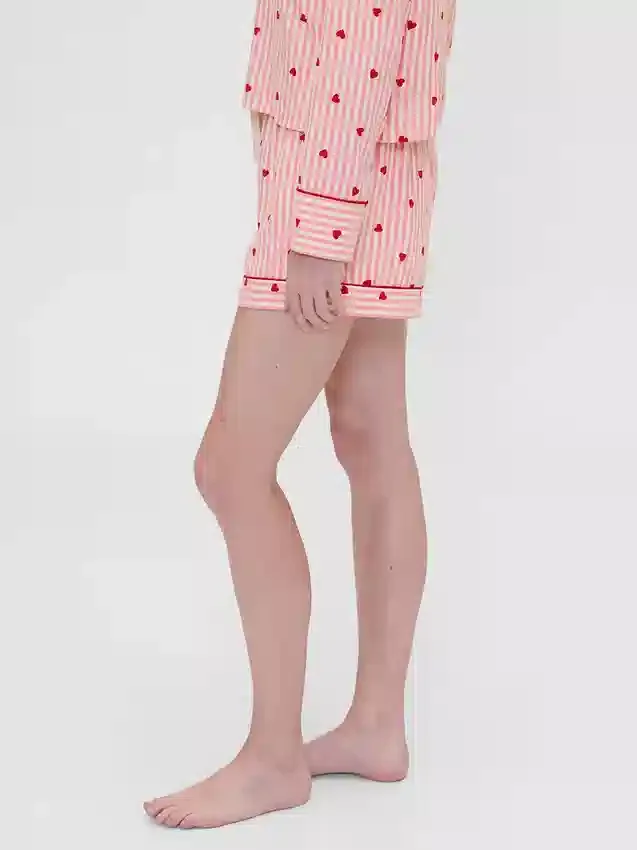 GAP × Summer Fridays Φανελένια σορτς πιτζάμας με καρδούλες