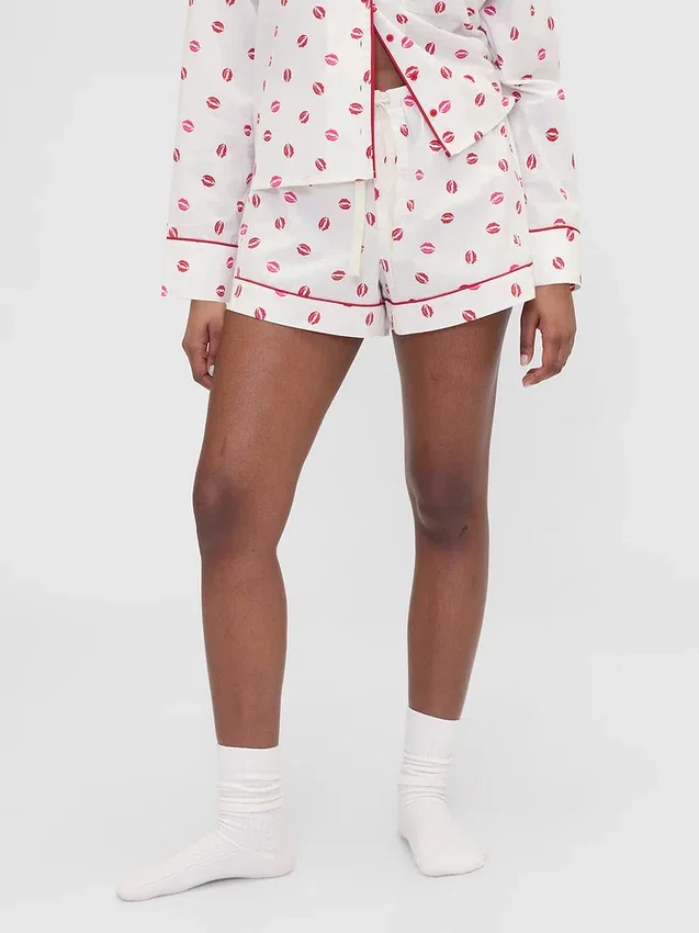 Gap × Summer Fridays Πυτζάμα σορτς από ποπλίν με σχέδιο «Kiss»