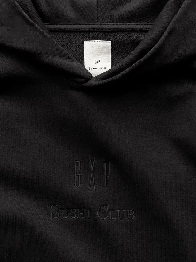 Gap × Sushi Club Φούτερ με κουκούλα και λογότυπο, βαρέως τύπου