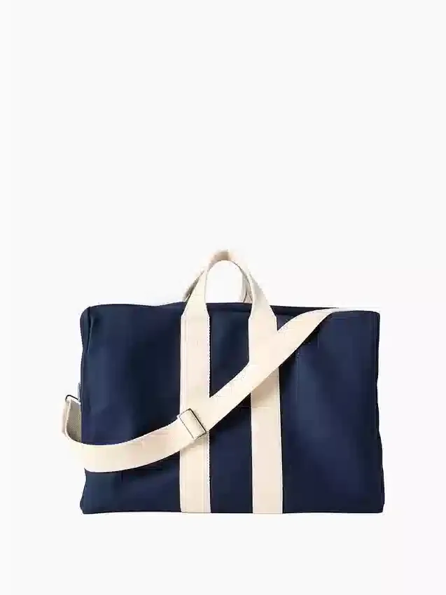 GAP × Victoria Beckham Μεγάλη τσάντα για το Σαββατοκύριακο