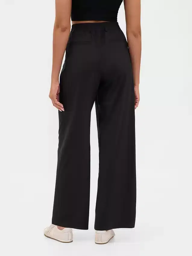 GapFit High Rise Runaround Relaxed Trouser