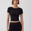 GapFit Smooth Αναστρέψιμο Κροπ Τοπ με Περιτύλιξη