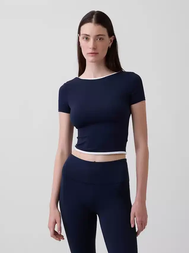 GapFit Smooth Αναστρέψιμο Κροπ Τοπ με Περιτύλιξη