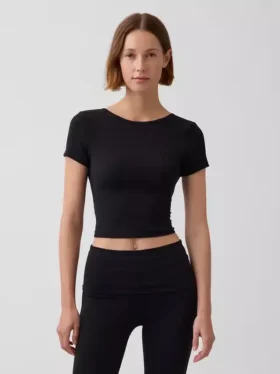 GapFit Smooth Αναστρέψιμο Κροπ Τοπ με Περιτύλιξη