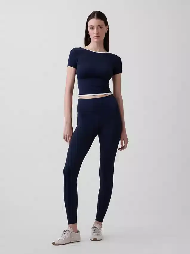 GapFit Smooth Αναστρέψιμο Κροπ Τοπ με Περιτύλιξη
