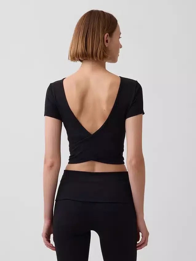GapFit Smooth Αναστρέψιμο Κροπ Τοπ με Περιτύλιξη