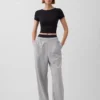 GapFit Smooth Αναστρέψιμο Κροπ Τοπ με Περιτύλιξη