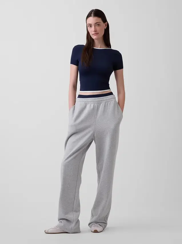 GapFit Smooth Αναστρέψιμο Κροπ Τοπ με Περιτύλιξη