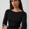 GapFit Smooth T-shirt με λαιμόκοψη τύπου «boatneck»