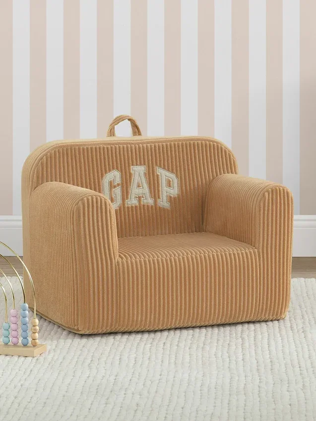 Καρέκλα babyGap από αφρώδες υλικό με λογότυπο και ραβδωτό βελούδο