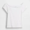 Κοντό T-shirt με ανοιχτούς ώμους από πυκνό πλεκτό τζέρσεϊ