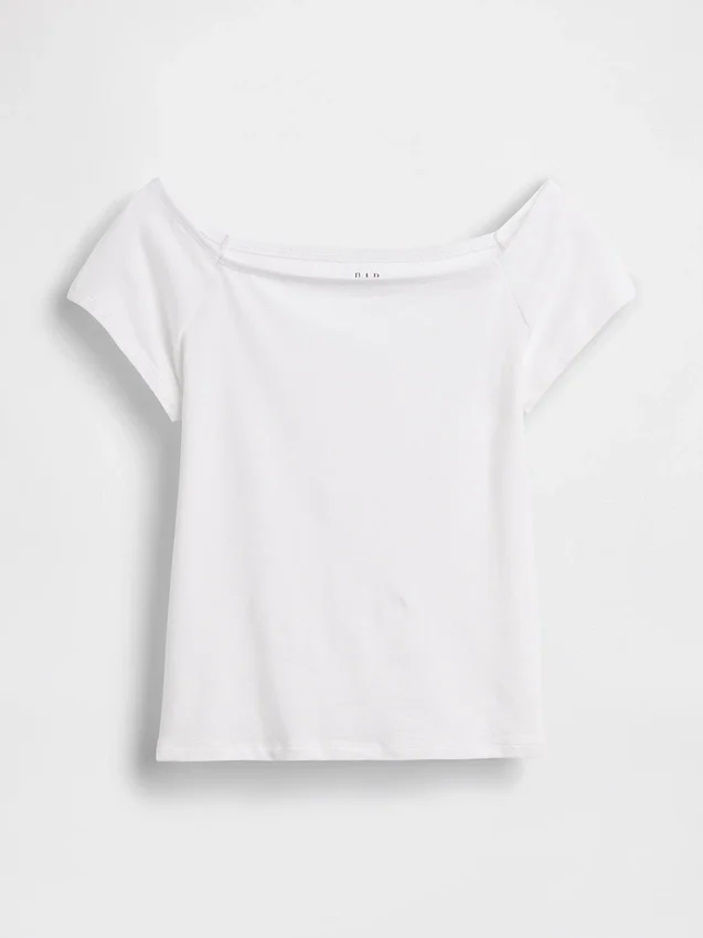 Κοντό T-shirt με ανοιχτούς ώμους από πυκνό πλεκτό τζέρσεϊ
