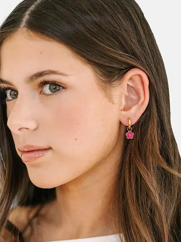 Κρεμαστό «Hot Pink Flower» της Pierced Co για σκουλαρίκια Huggie