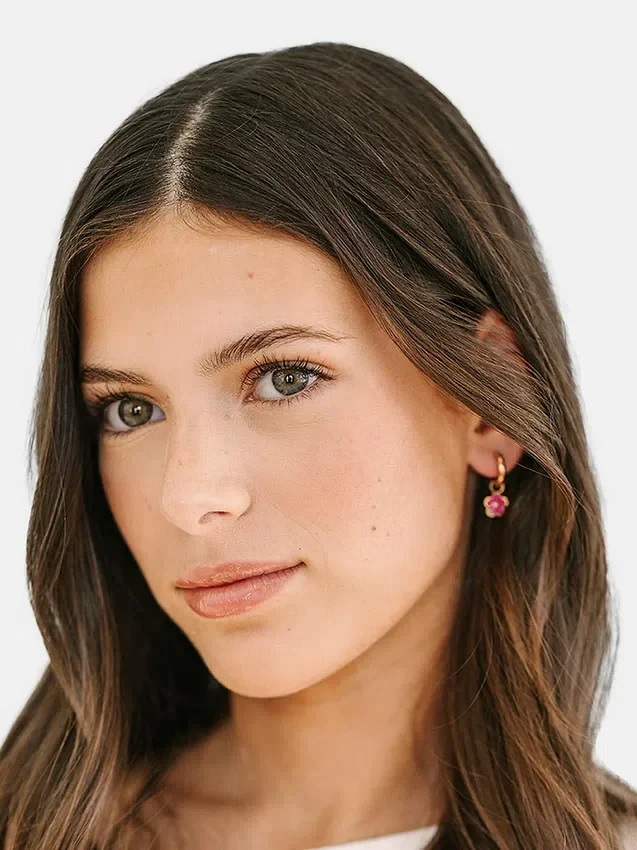 Κρεμαστό «Hot Pink Flower» της Pierced Co για σκουλαρίκια Huggie