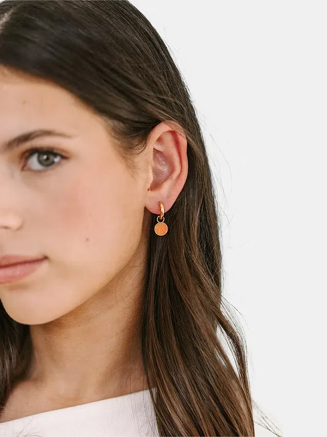 Κρεμαστό με θέμα το μπάσκετ της ομάδας Pierced Co για σκουλαρίκια τύπου «Huggie»