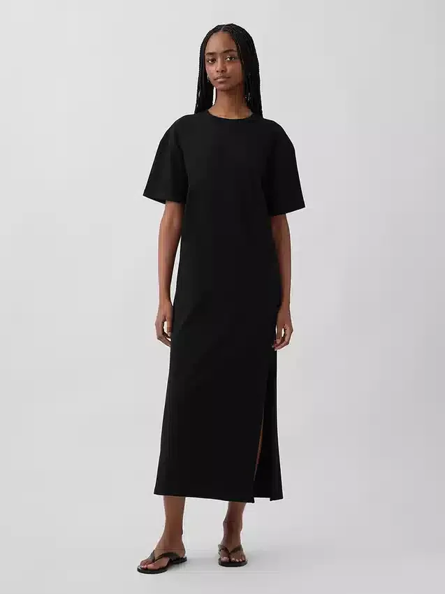 Μακρύ φόρεμα-T-shirt σε χοντρό ύφασμα και oversized στυλ