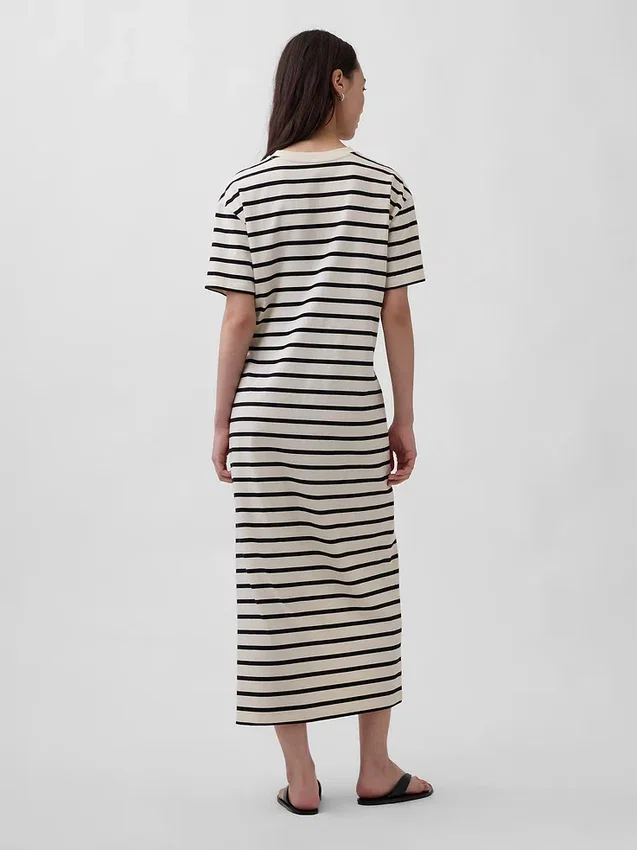 Μακρύ φόρεμα-T-shirt σε χοντρό ύφασμα και oversized στυλ