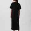 Μακρύ φόρεμα-T-shirt σε χοντρό ύφασμα και oversized στυλ