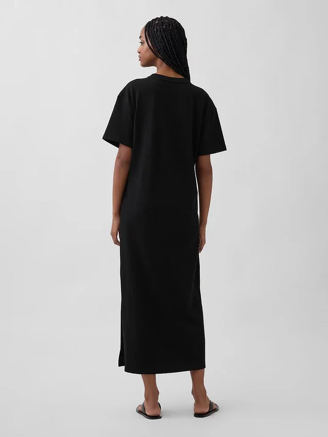 Μακρύ φόρεμα-T-shirt σε χοντρό ύφασμα και oversized στυλ