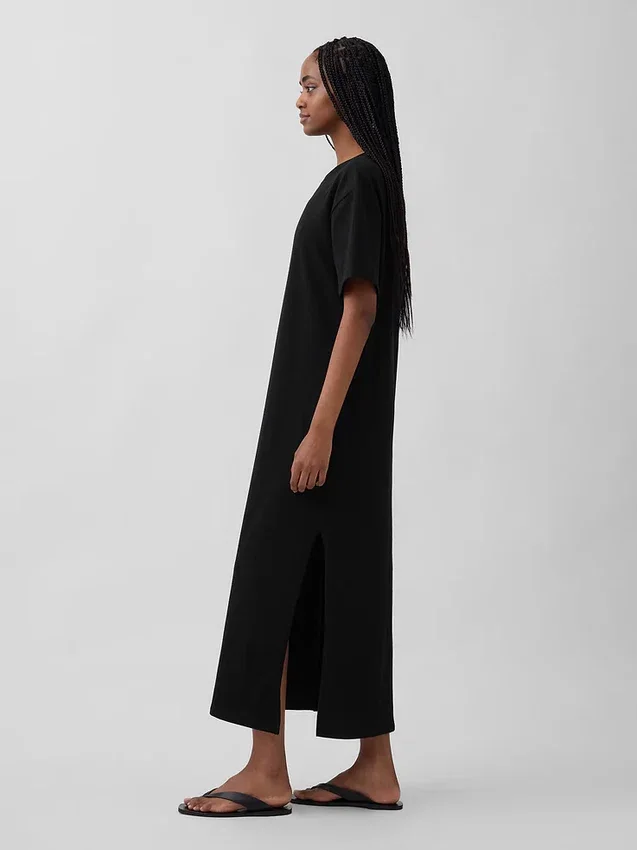 Μακρύ φόρεμα-T-shirt σε χοντρό ύφασμα και oversized στυλ