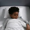 Μαξιλάρι για νήπια babyGap από αφρό μνήμης με 2 καλύμματα ψύξης
