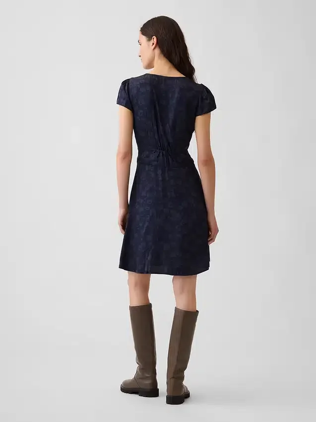 Μίνι φόρεμα με V-neck και τύπωμα