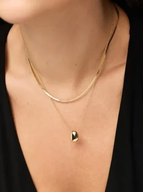 Μίνι κολιέ «Pebble» της Ana Luisa