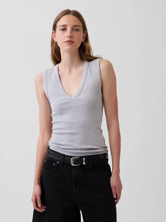 Μοντέρνο αμάνικο μπλουζάκι με V-neck