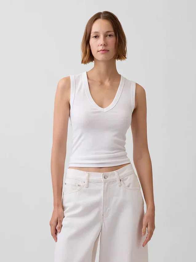 Μοντέρνο αμάνικο μπλουζάκι με V-neck