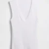 Μοντέρνο αμάνικο μπλουζάκι με V-neck