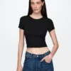 Μοντέρνο κοντό T-shirt