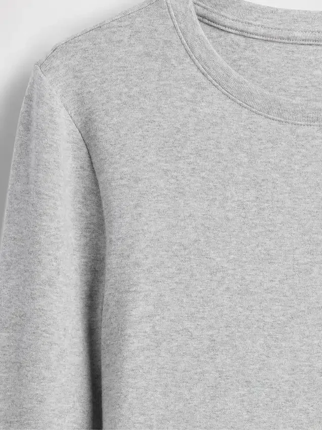 Μοντέρνο κοντό T-shirt
