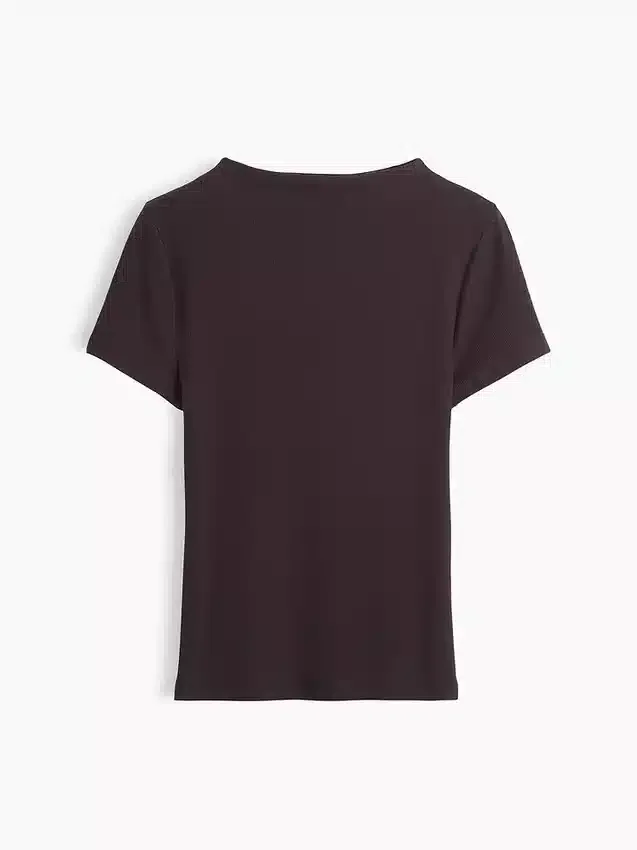 Μοντέρνο κοντό T-shirt με ραβδώσεις και ψεύτικο γιακά