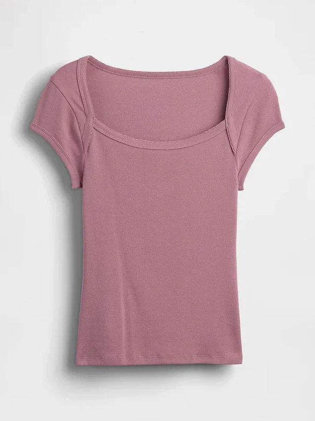 Μοντέρνο κοντό T-shirt με τετράγωνο λαιμό