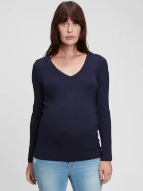 Μοντέρνο T-shirt εγκυμοσύνης με V-neck