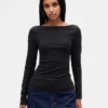 Μοντέρνο T-shirt με λαιμόκοψη τύπου «boatneck»